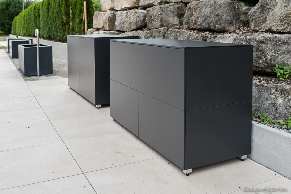 Outdoor organisation: the elegant outdoor sideboard